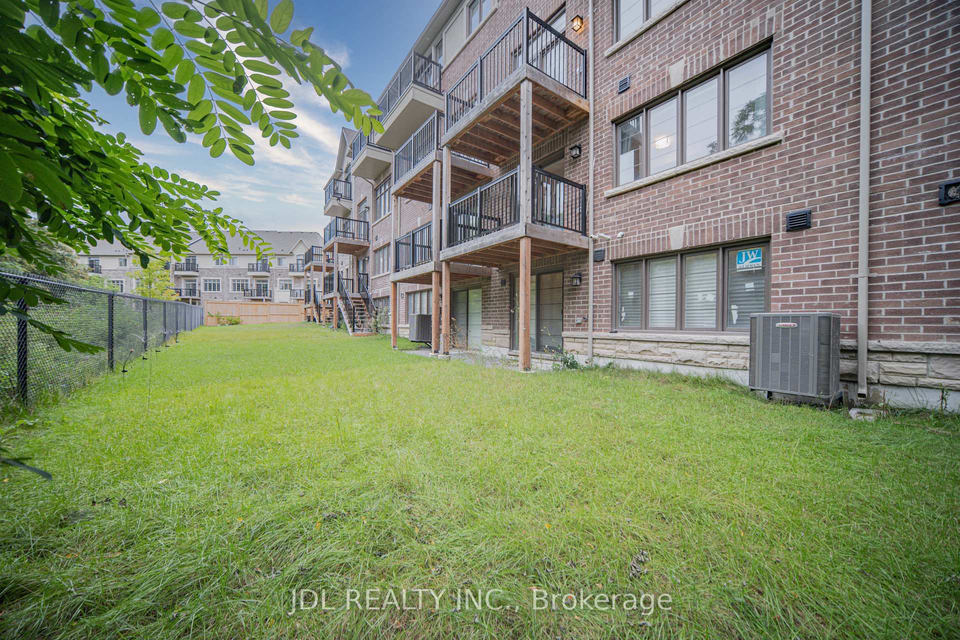 Photo 47 of 41 West Village Lane, Markham, Angus Glen — HOMEH