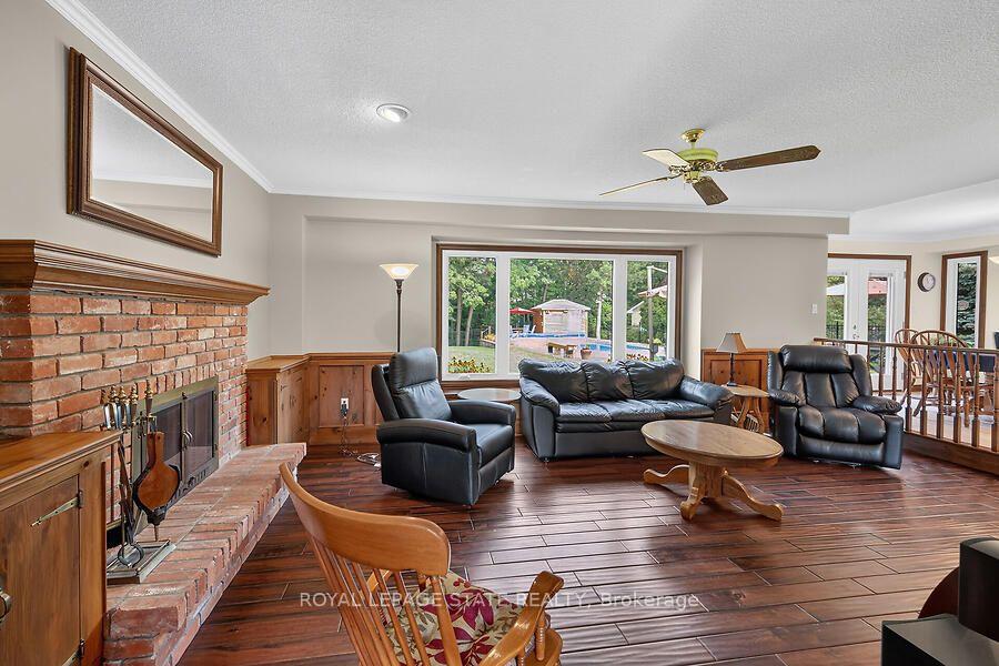 Photo 5 of 109 Maple Drive, Hamilton, Stoney Creek — HOMEH