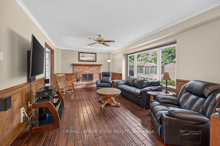 Photo 6 of 109 Maple Drive, Hamilton, Stoney Creek — HOMEH