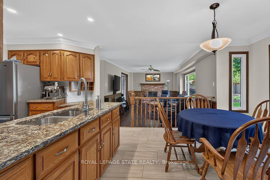 Photo 11 of 109 Maple Drive, Hamilton, Stoney Creek — HOMEH