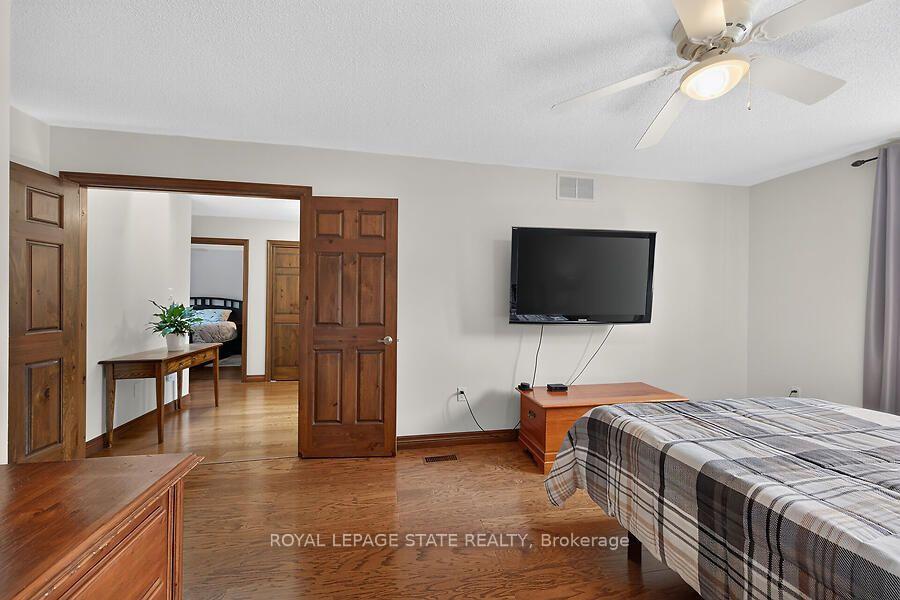 Photo 19 of 109 Maple Drive, Hamilton, Stoney Creek — HOMEH