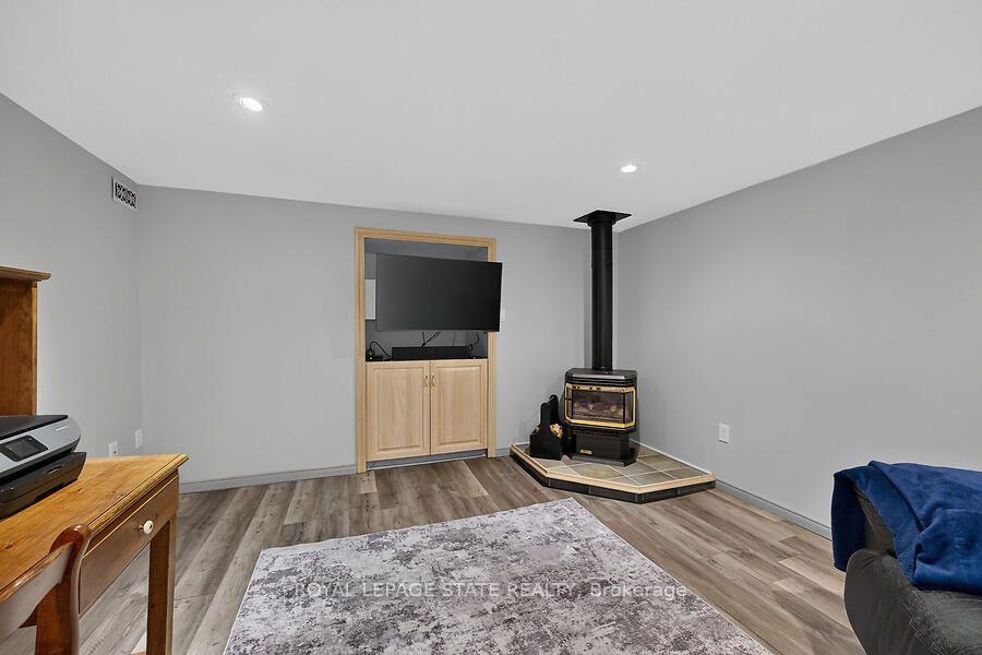 Photo 33 of 109 Maple Drive, Hamilton, Stoney Creek — HOMEH