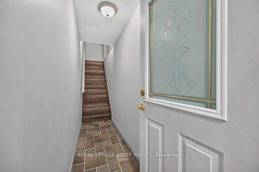 Photo 37 of 109 Maple Drive, Hamilton, Stoney Creek — HOMEH