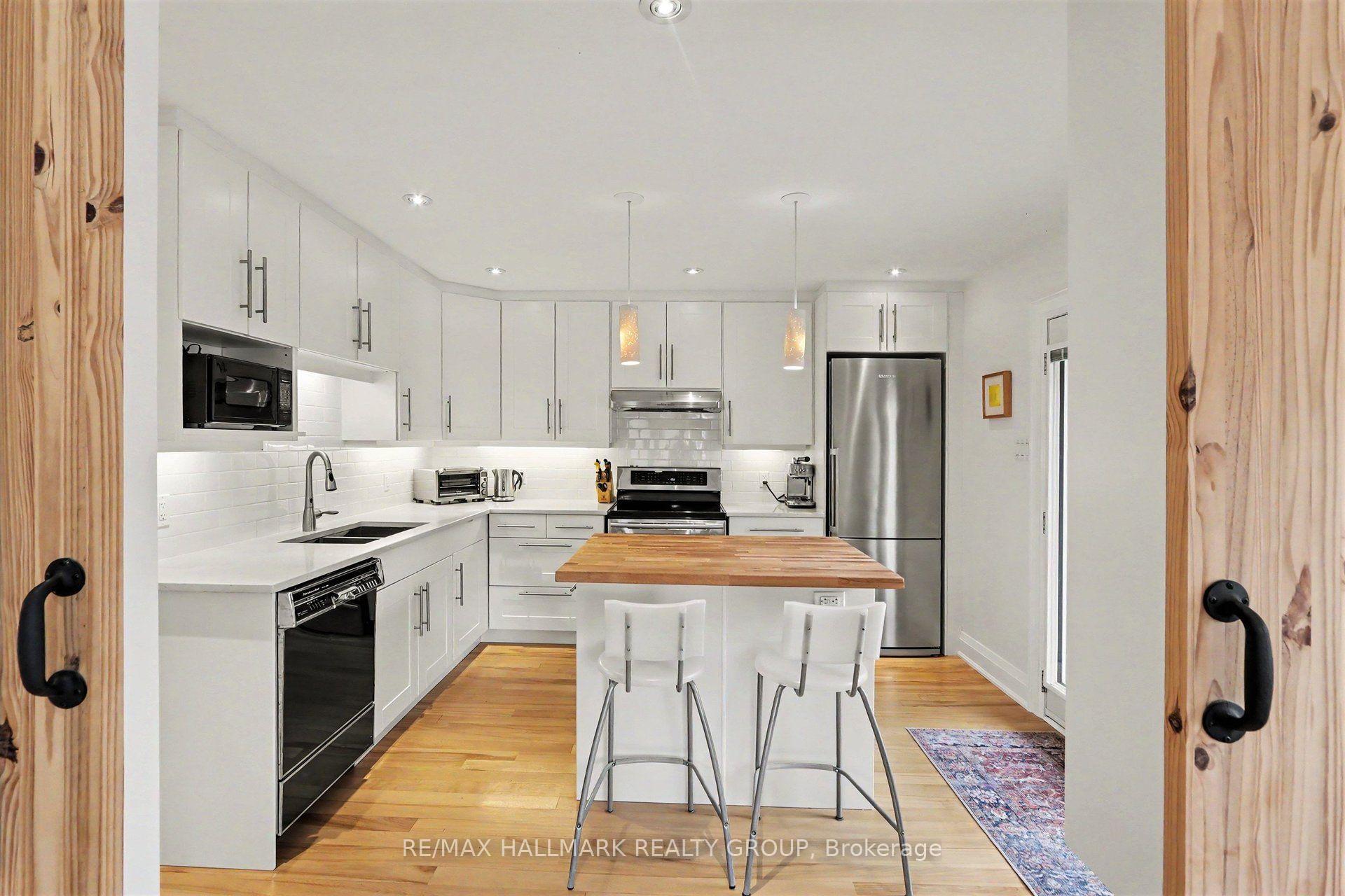 Photo 9 of 70 Laval Street, Ottawa, Vanier — HOMEH
