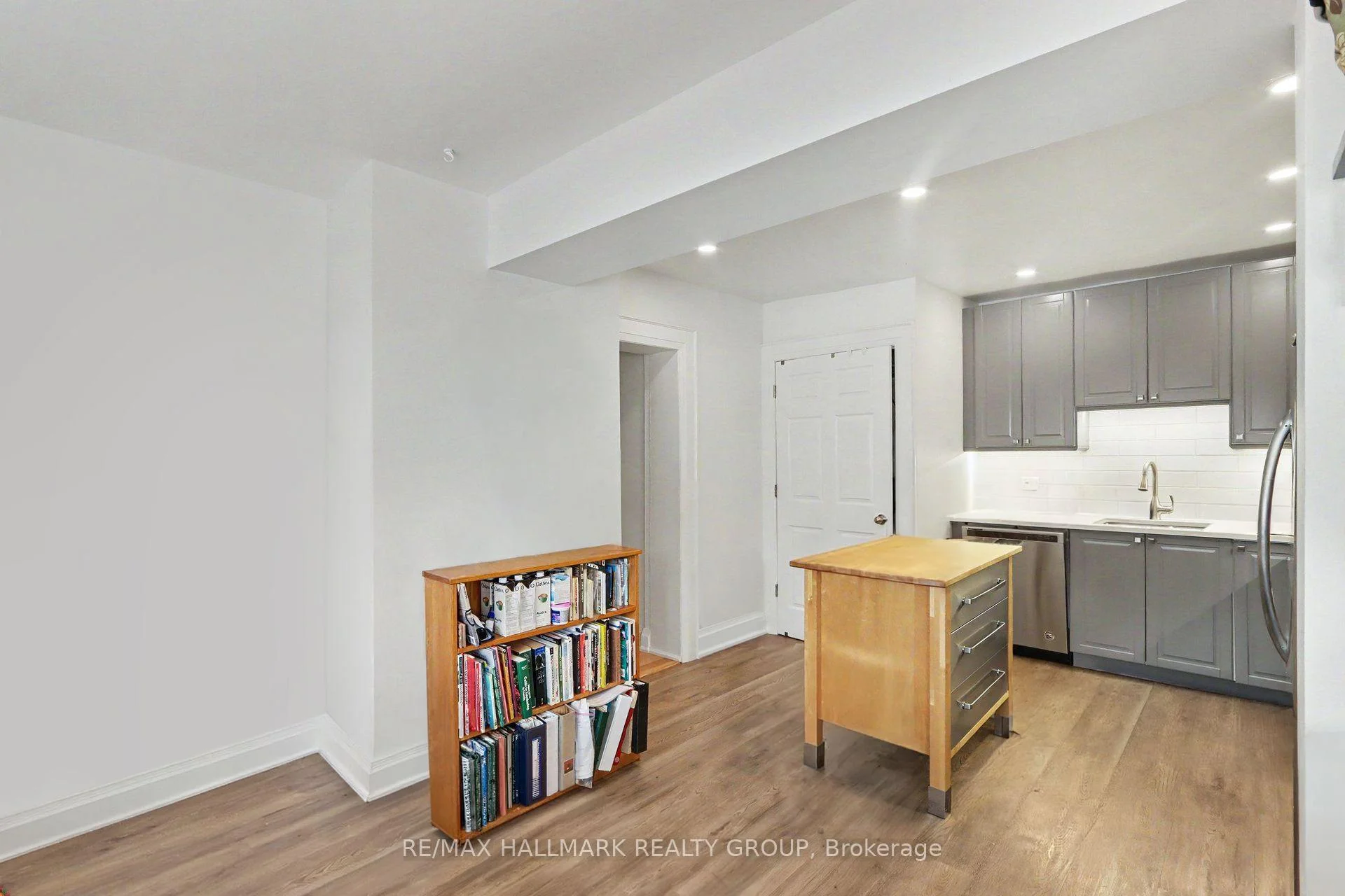 Photo 31 of 70 Laval Street, Ottawa, Vanier — HOMEH