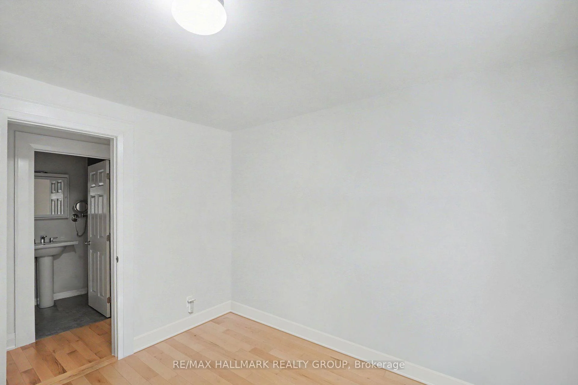 Photo 43 of 70 Laval Street, Ottawa, Vanier — HOMEH