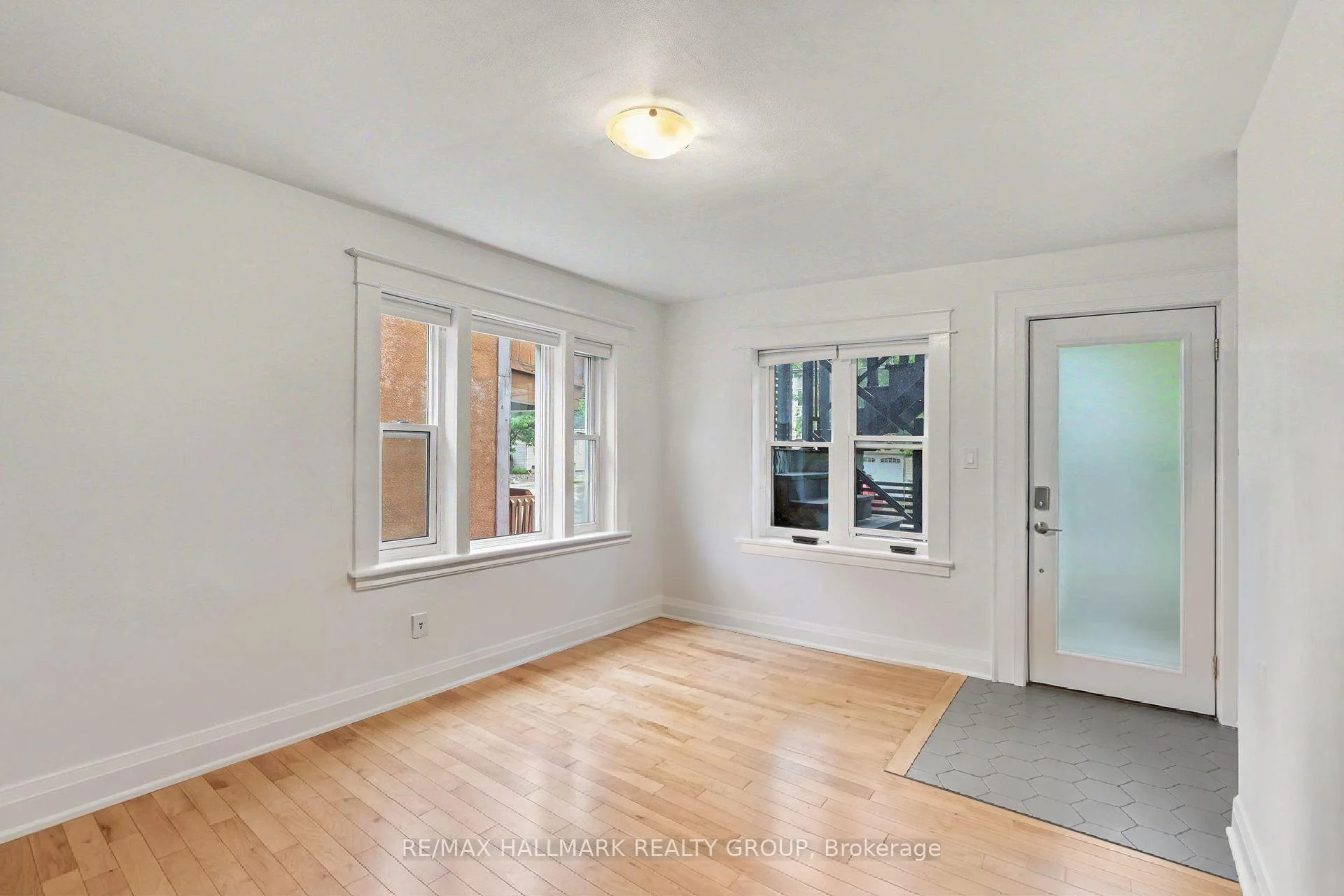 Photo 45 of 70 Laval Street, Ottawa, Vanier — HOMEH