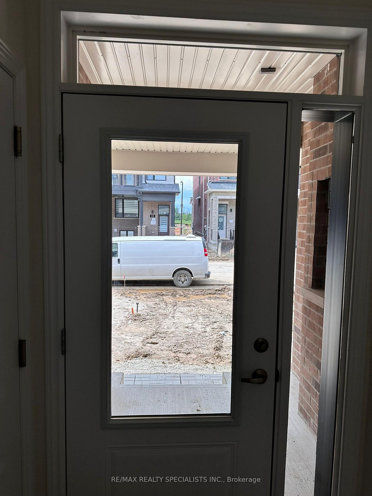 Photo 2 of Unit UPPER, 26 Thornbird Crescent, Brampton, Northwest Brampton — HOMEH