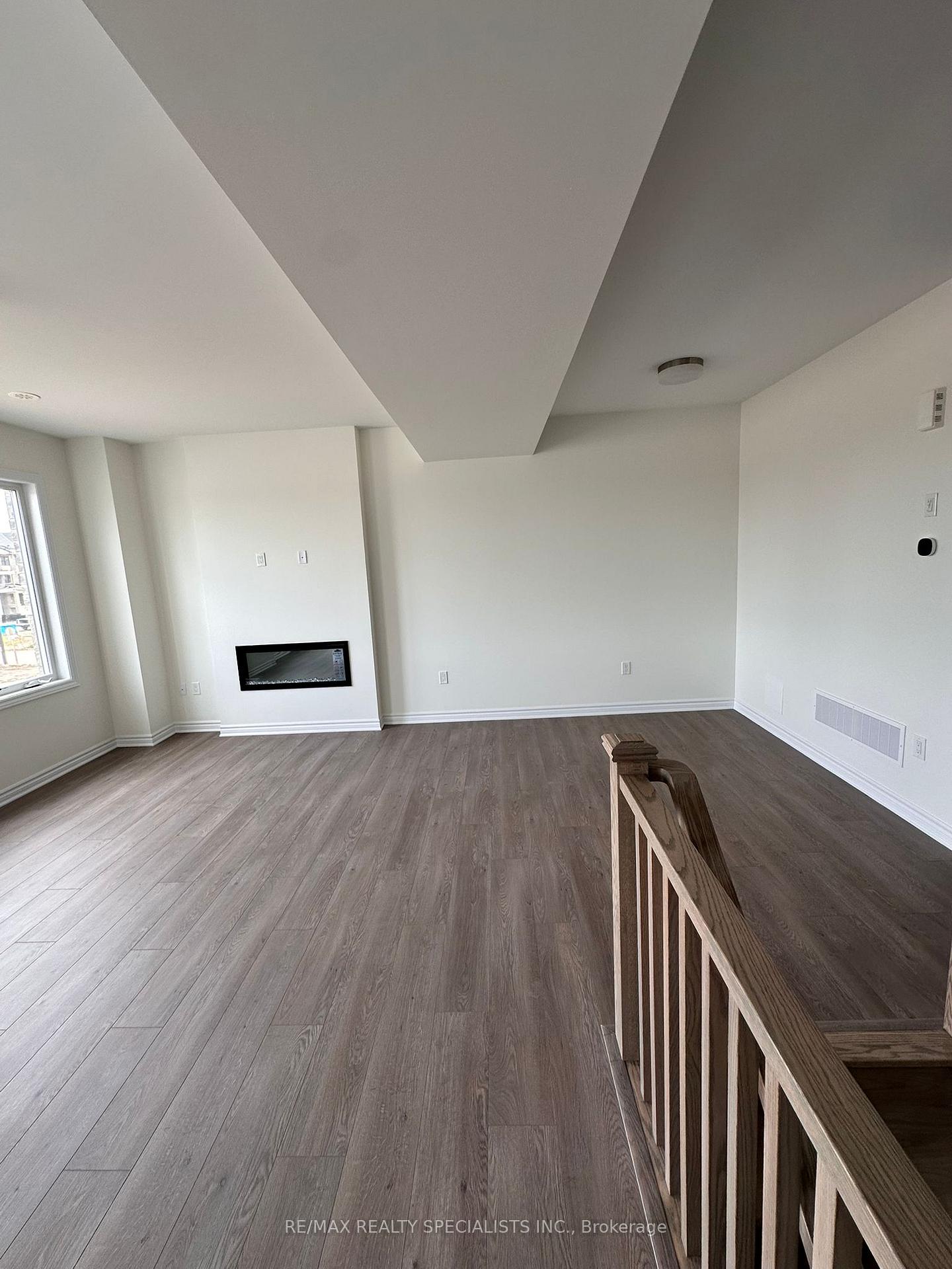 Photo 6 of Unit UPPER, 26 Thornbird Crescent, Brampton, Northwest Brampton — HOMEH
