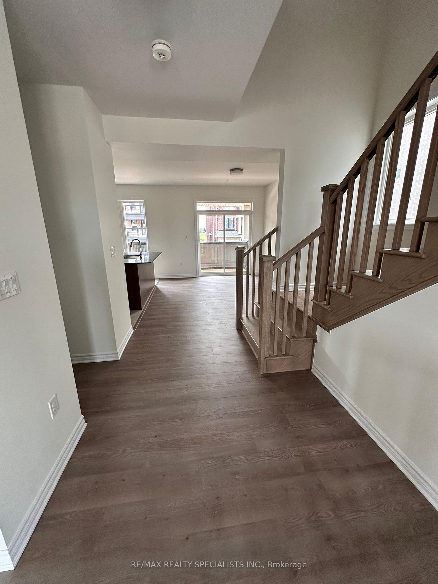 Photo 8 of Unit UPPER, 26 Thornbird Crescent, Brampton, Northwest Brampton — HOMEH