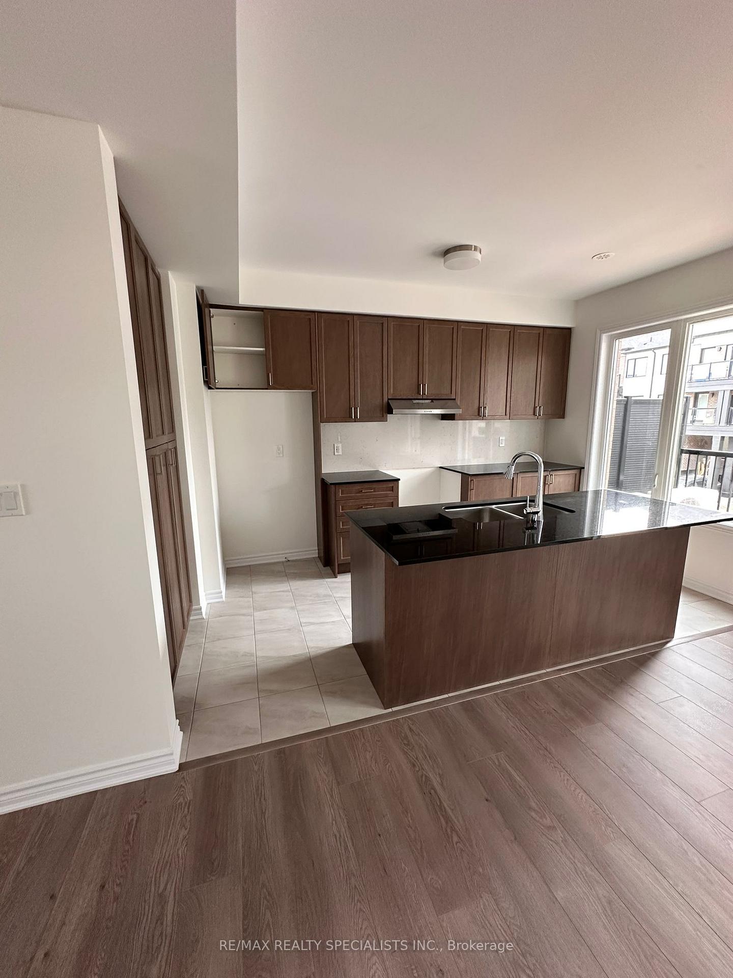 Photo 10 of Unit UPPER, 26 Thornbird Crescent, Brampton, Northwest Brampton — HOMEH