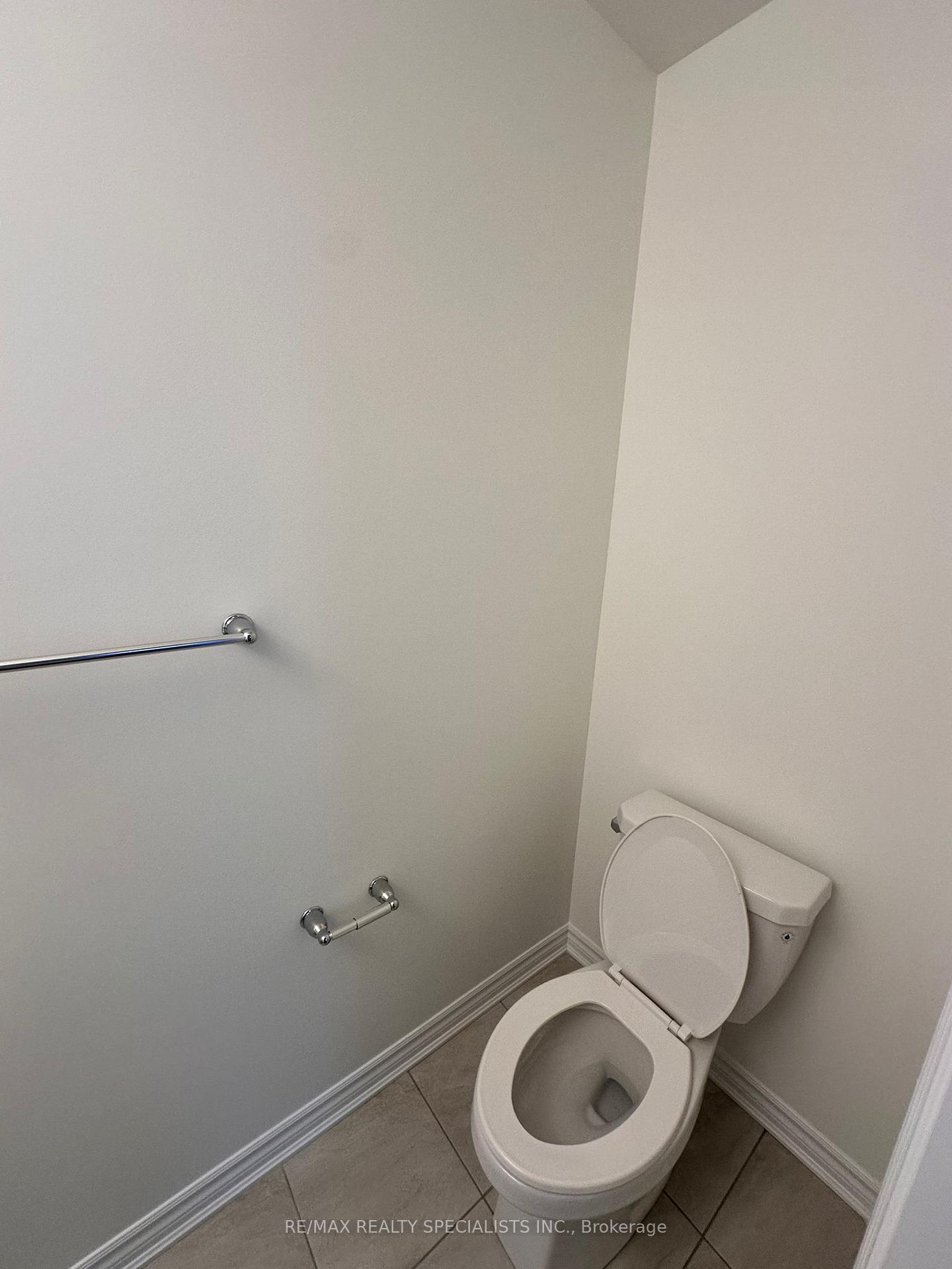 Photo 14 of Unit UPPER, 26 Thornbird Crescent, Brampton, Northwest Brampton — HOMEH