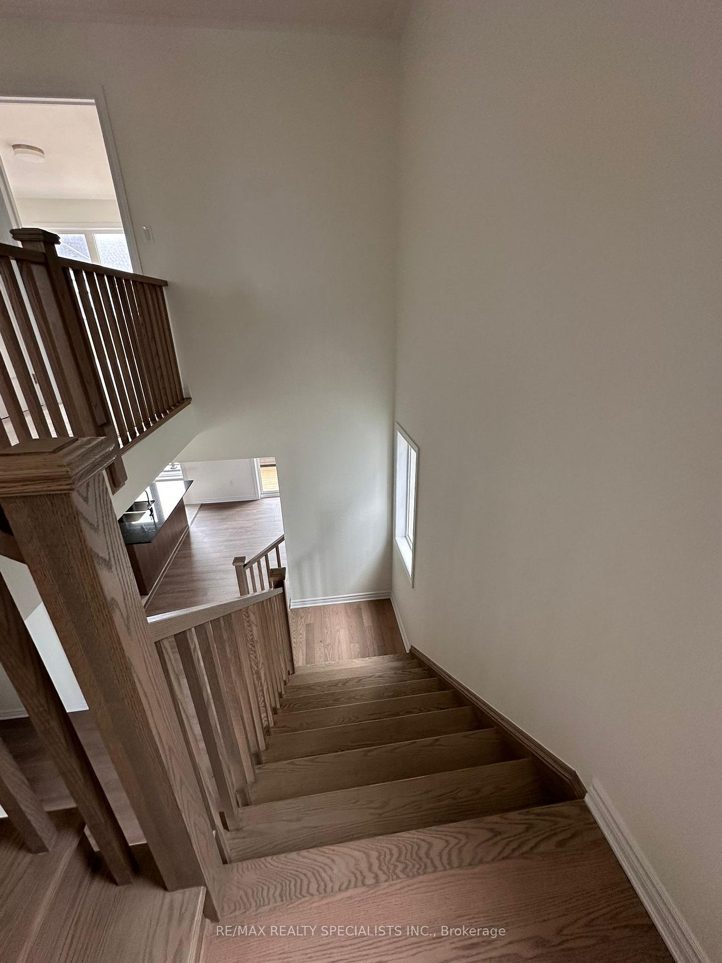 Photo 16 of Unit UPPER, 26 Thornbird Crescent, Brampton, Northwest Brampton — HOMEH