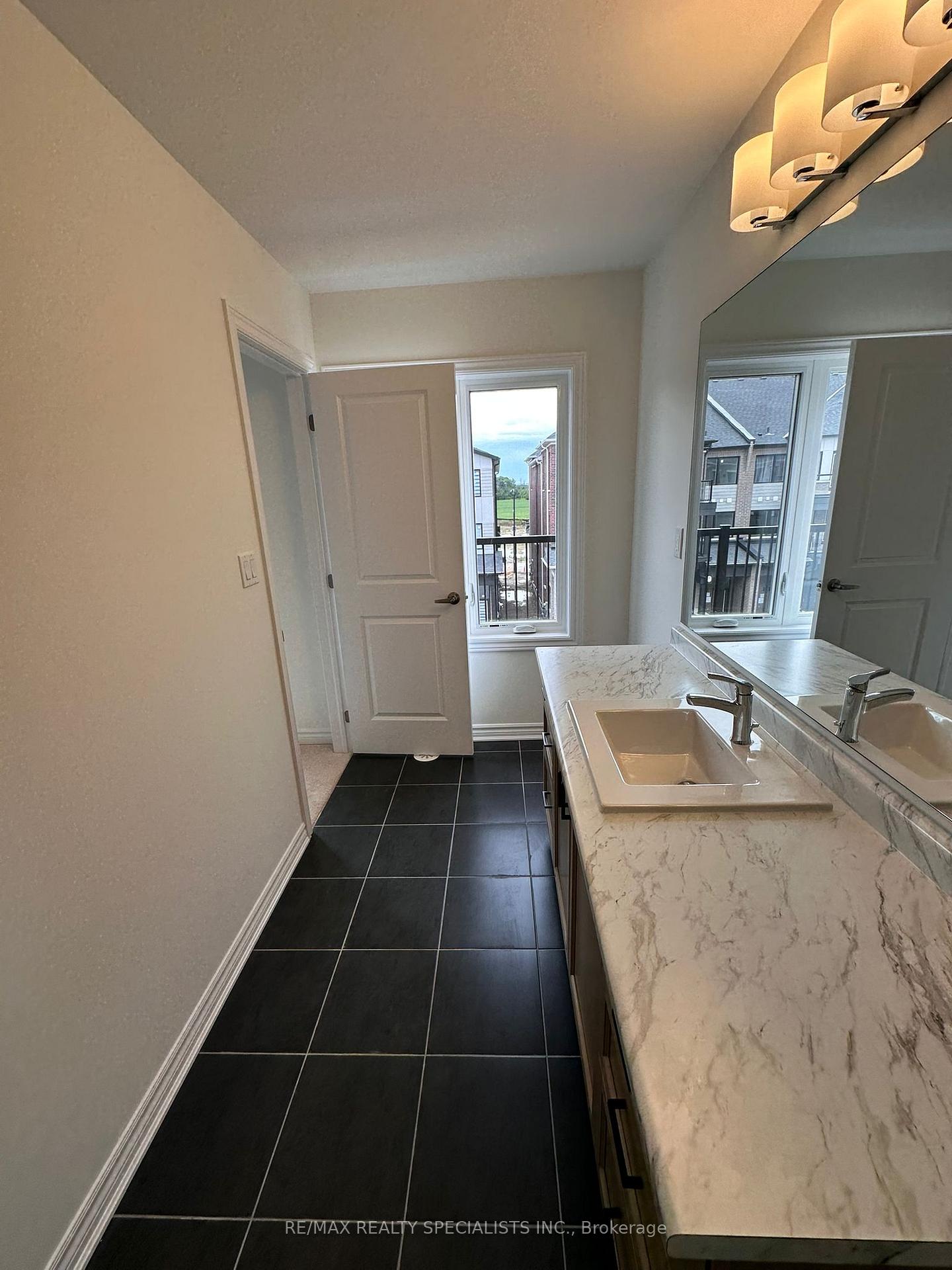 Photo 26 of Unit UPPER, 26 Thornbird Crescent, Brampton, Northwest Brampton — HOMEH