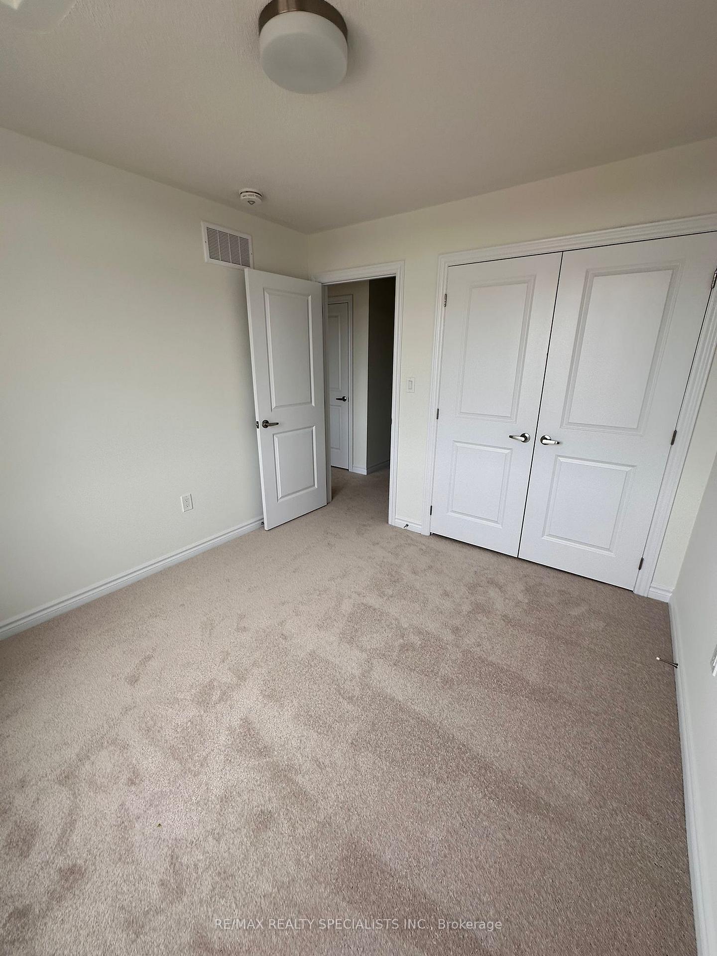 Photo 32 of Unit UPPER, 26 Thornbird Crescent, Brampton, Northwest Brampton — HOMEH