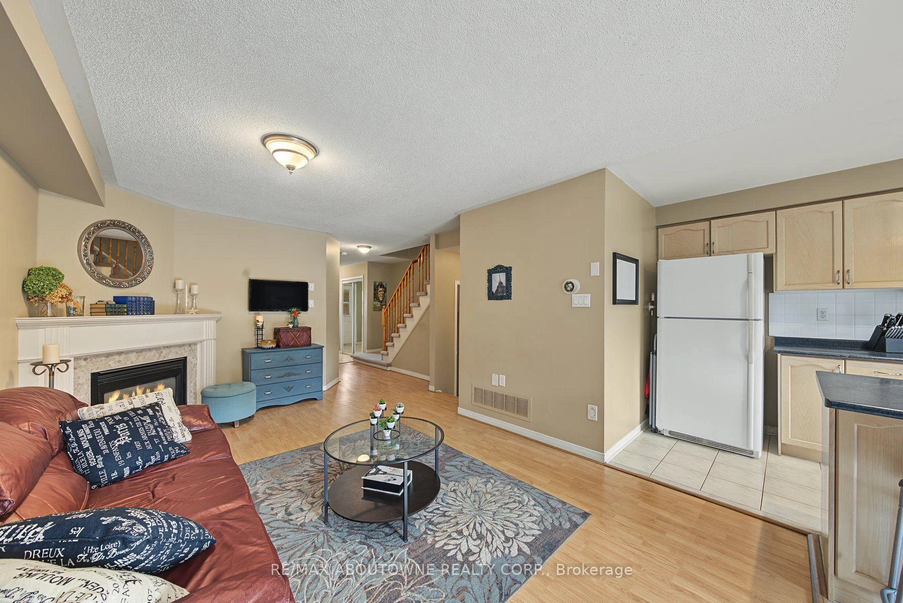Photo 17 of 5110 Falconcrest Drive, Burlington, Uptown — HOMEH