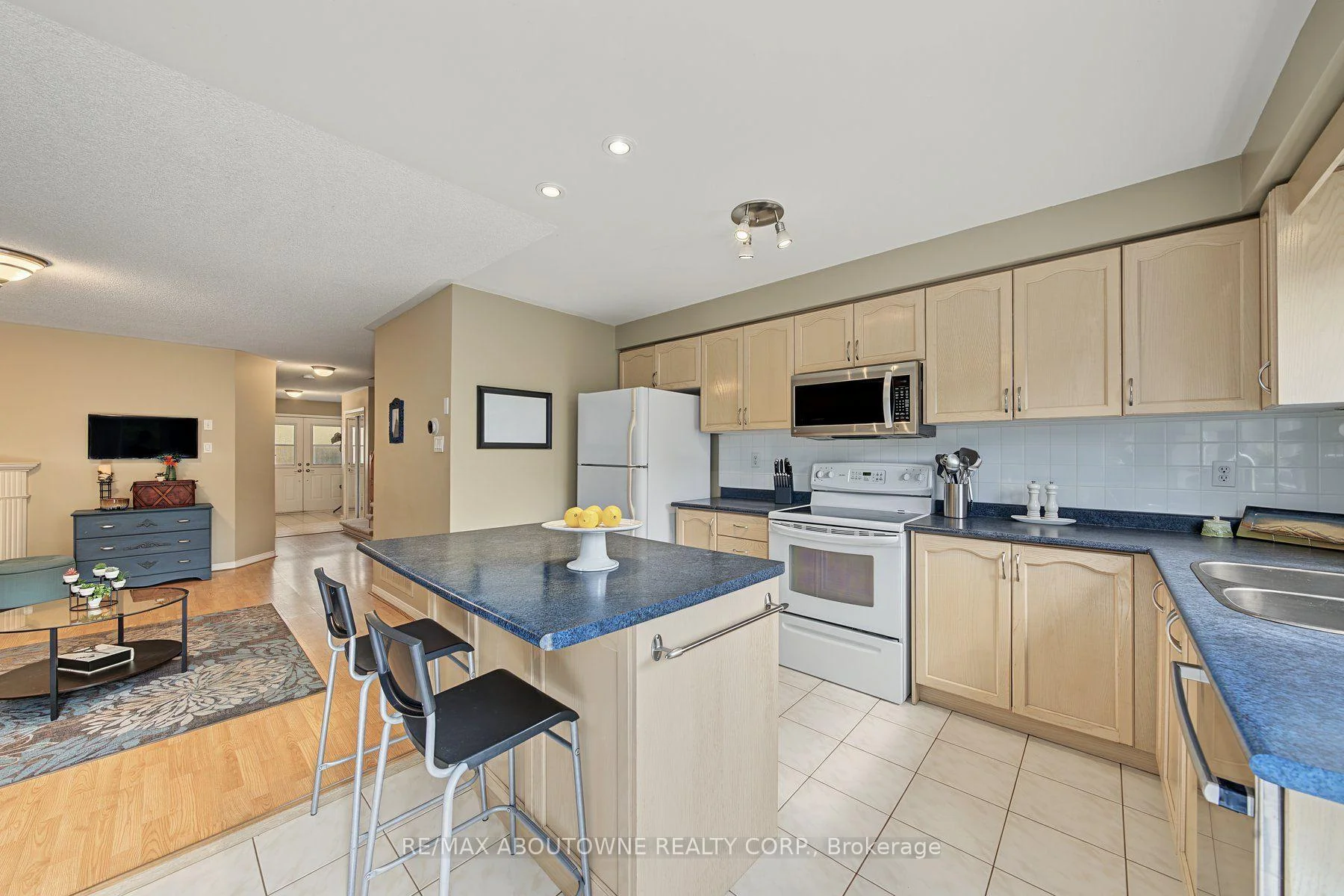 Photo 37 of 5110 Falconcrest Drive, Burlington, Uptown — HOMEH