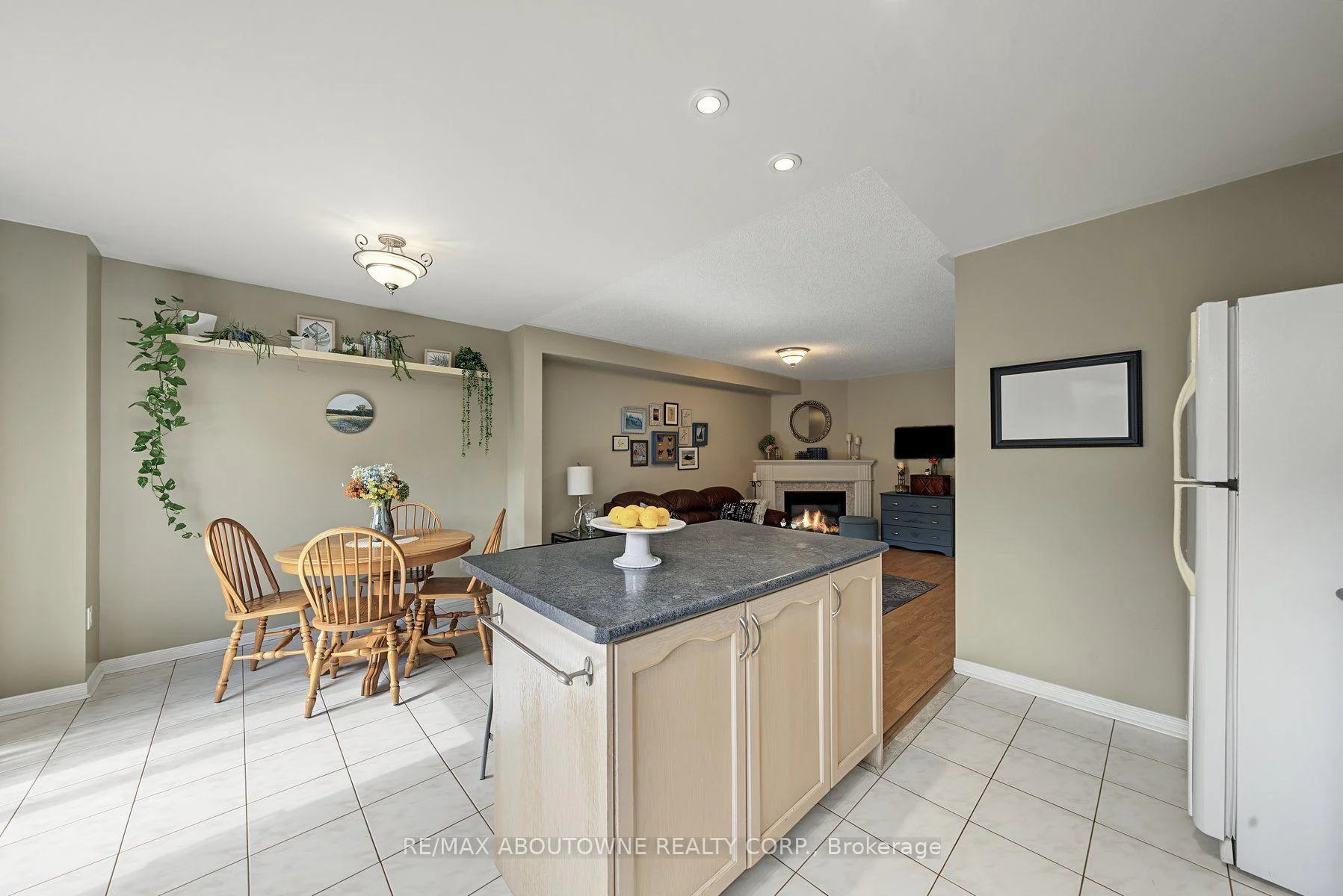 Photo 42 of 5110 Falconcrest Drive, Burlington, Uptown — HOMEH