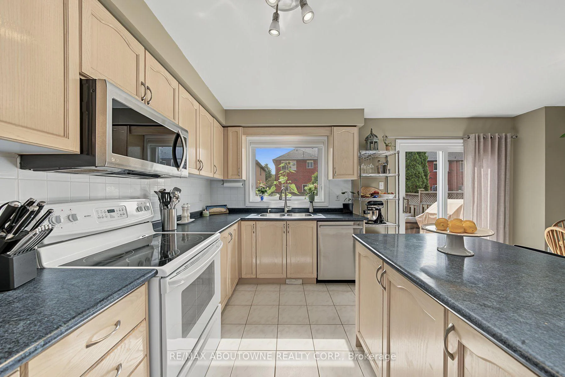 Photo 43 of 5110 Falconcrest Drive, Burlington, Uptown — HOMEH