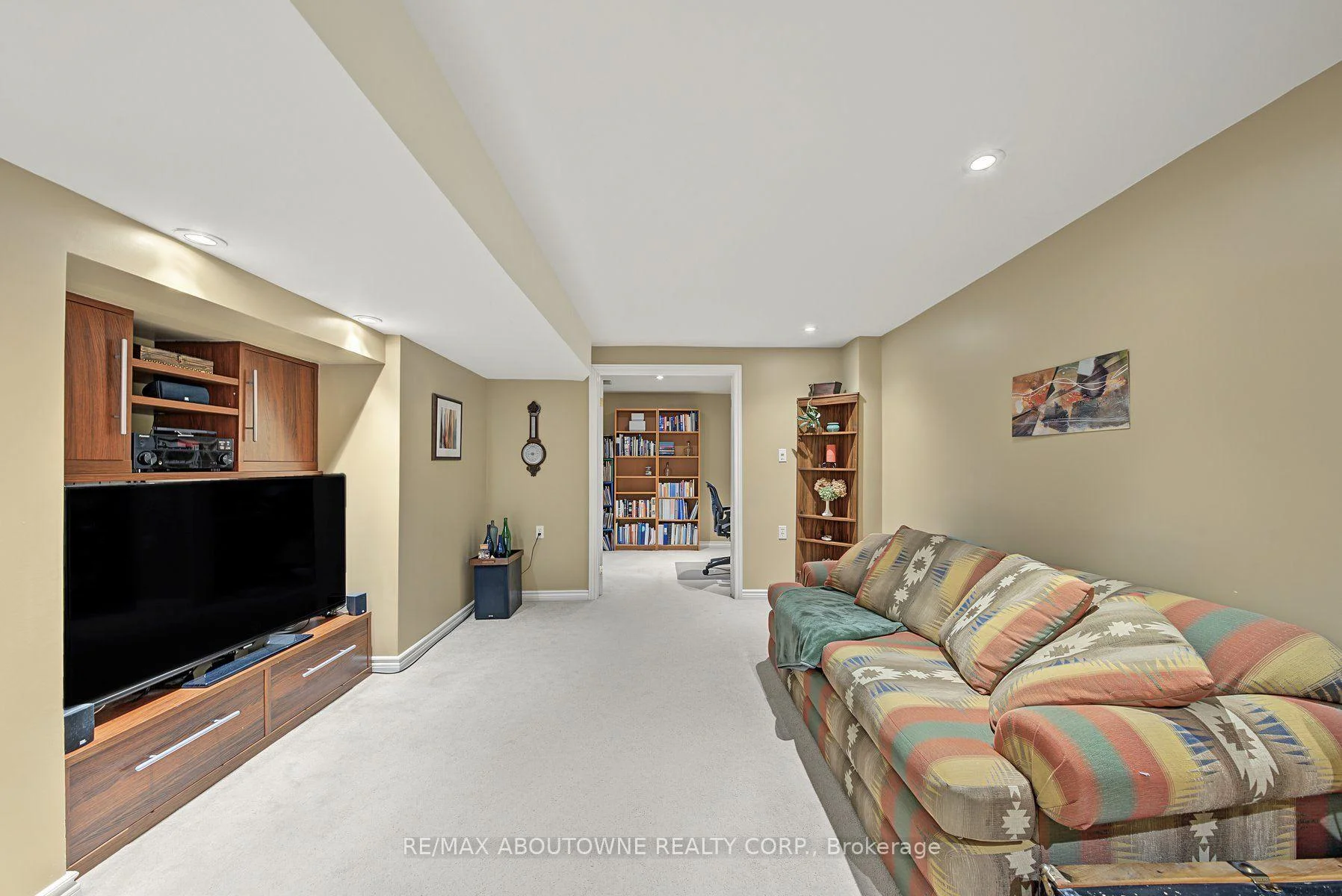 Photo 63 of 5110 Falconcrest Drive, Burlington, Uptown — HOMEH