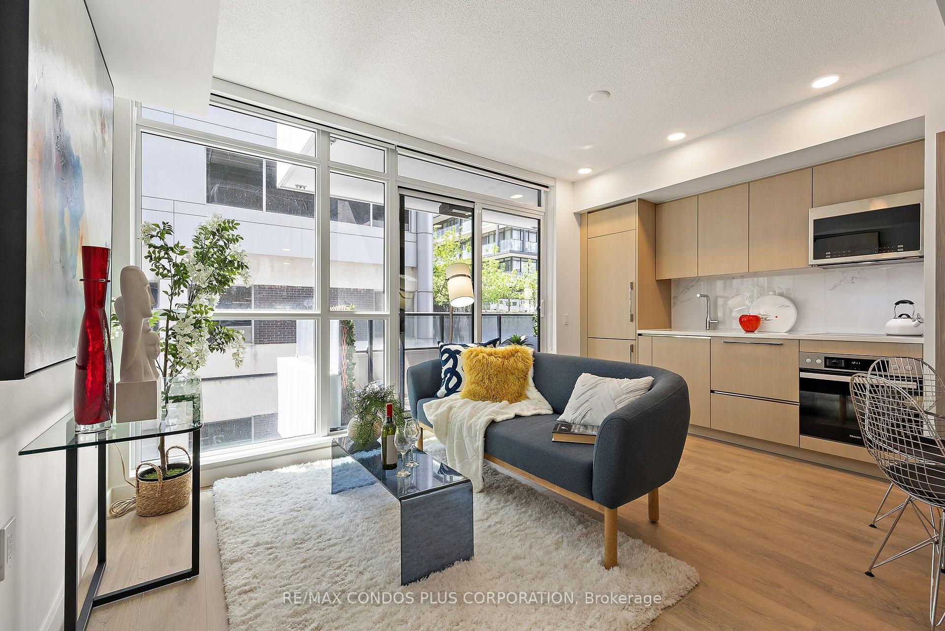Photo 2 of Unit 810, 38 Widmer Street, Toronto, Waterfront Communities — HOMEH