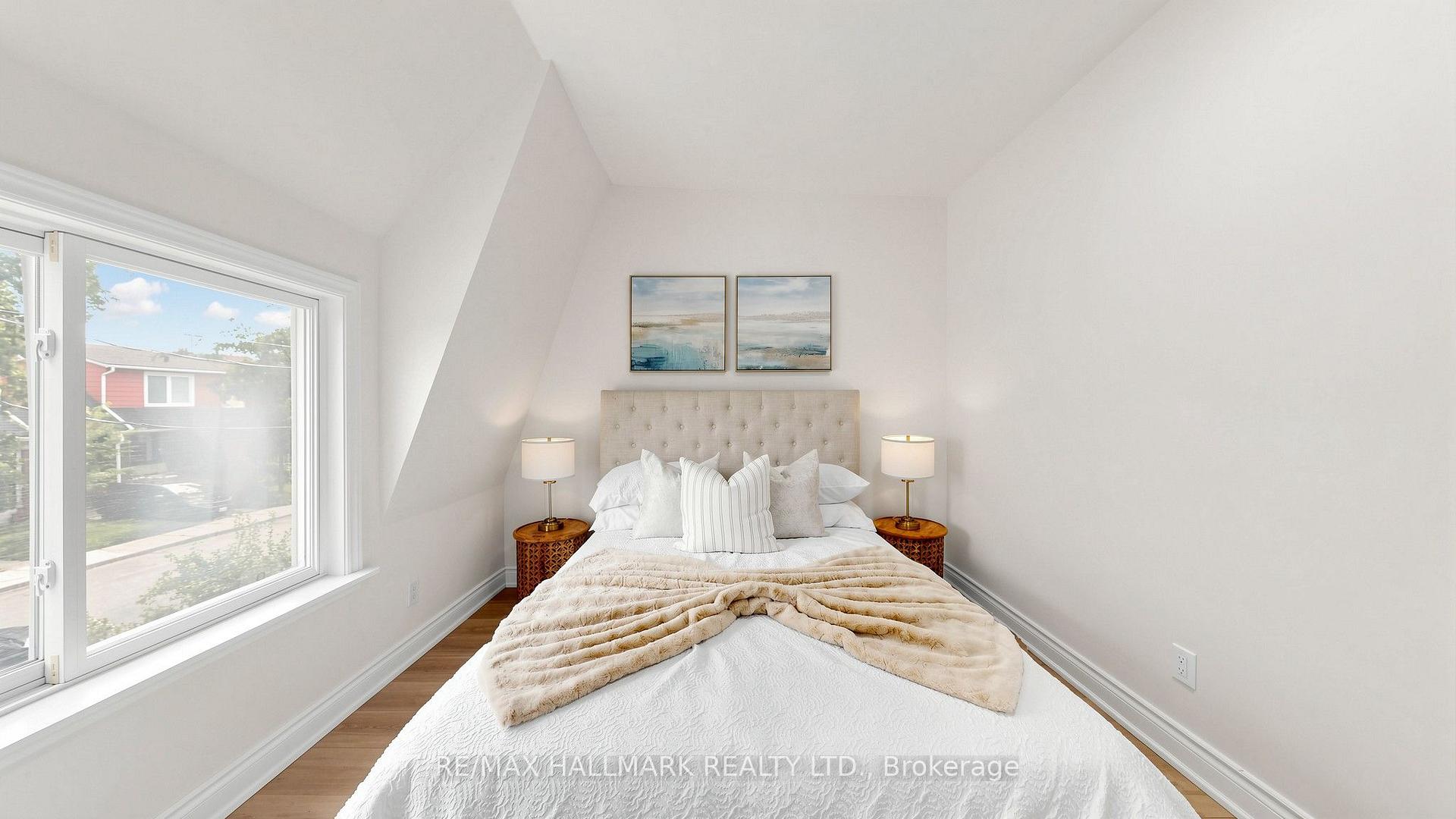 Photo 13 of 16 Queensdale Avenue, Toronto, Danforth Village-East York — HOMEH