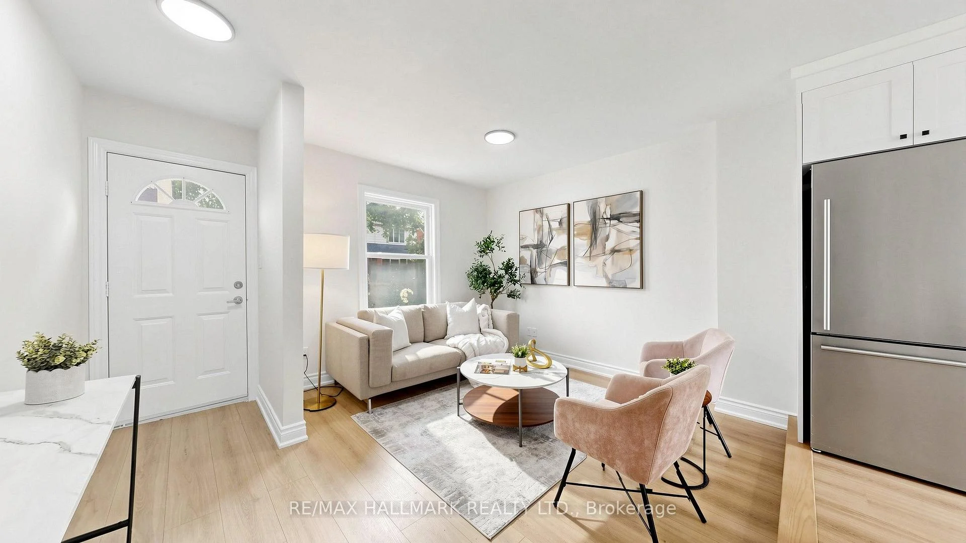 Photo 3 of 16 Queensdale Avenue, Toronto, Danforth Village-East York — HOMEH