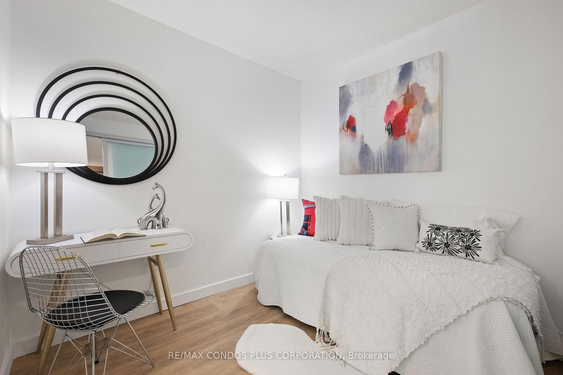 Photo 5 of Unit 810, 38 Widmer Street, Toronto, Waterfront Communities — HOMEH
