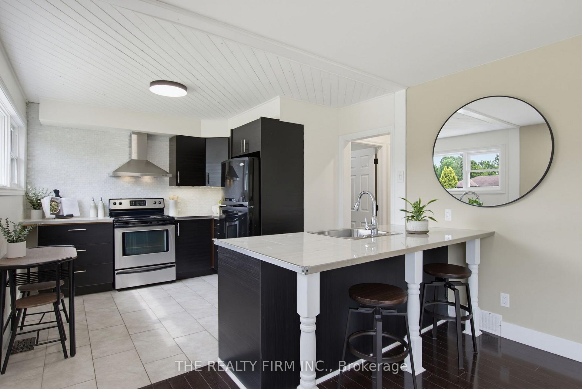 Photo 5 of 190 Vancouver Street, London, East H — HOMEH