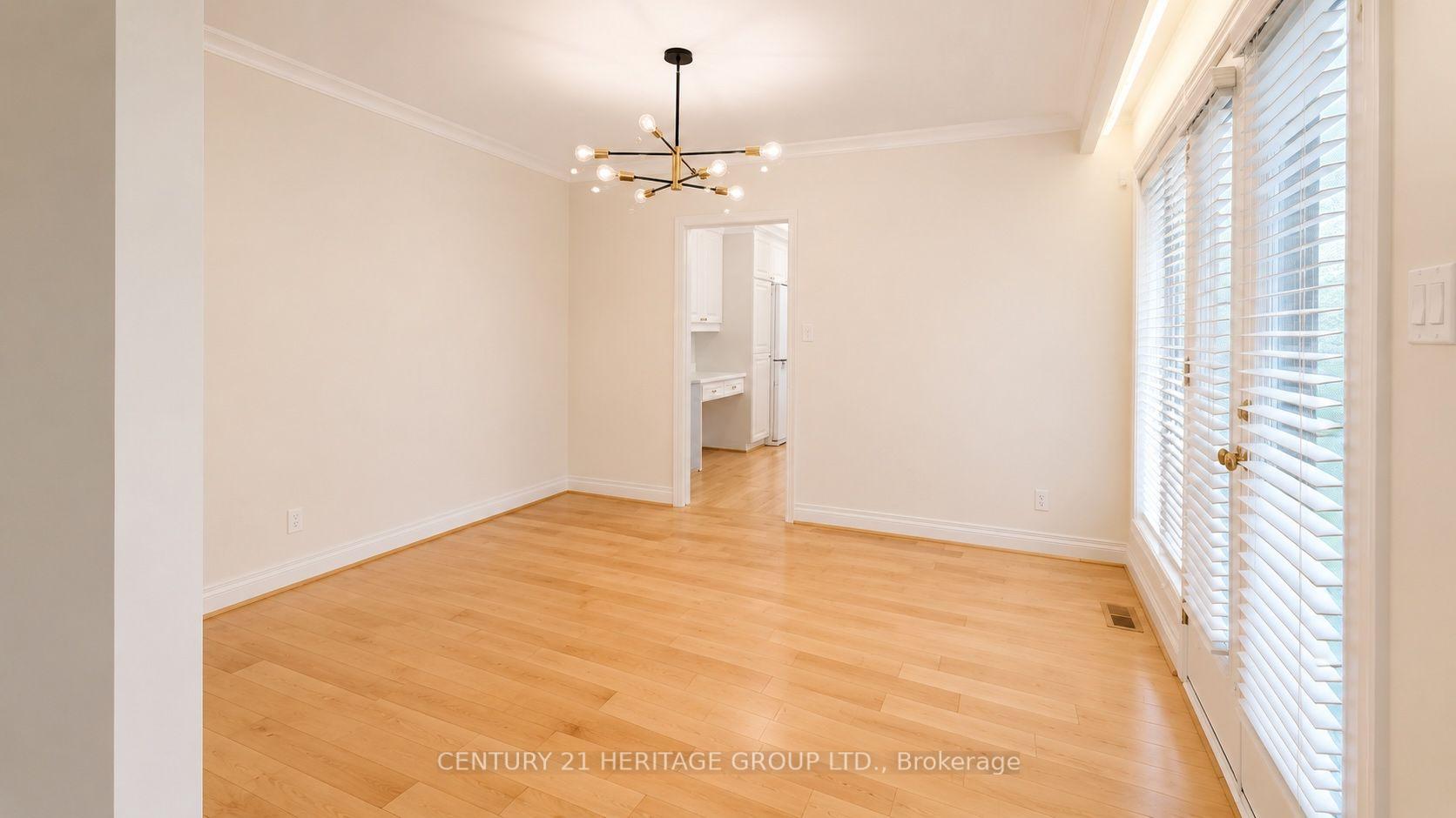 Photo 18 of Unit Main, 17 Hi Mount Drive, North York, Bayview Village — HOMEH