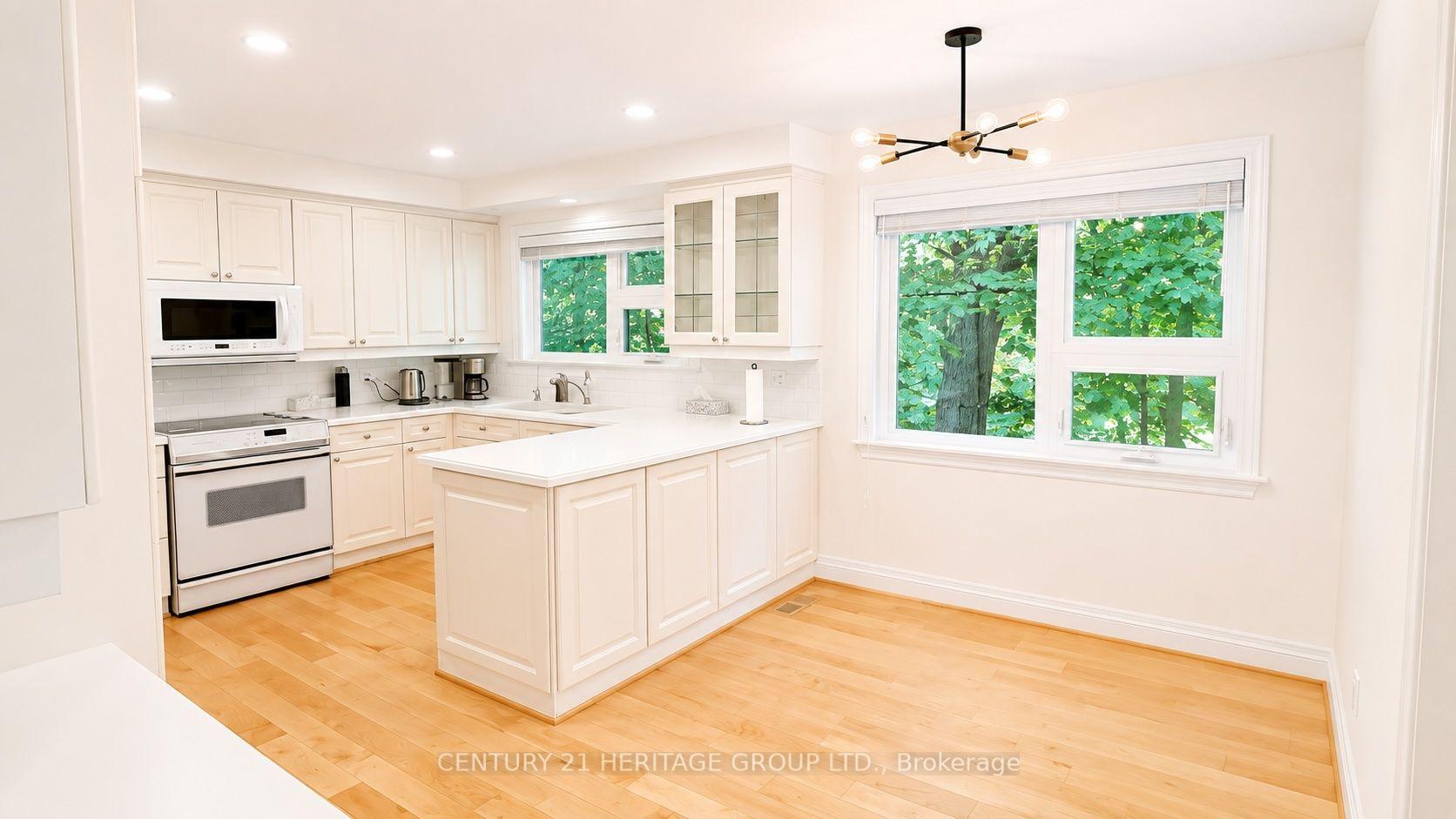 Photo 20 of Unit Main, 17 Hi Mount Drive, North York, Bayview Village — HOMEH