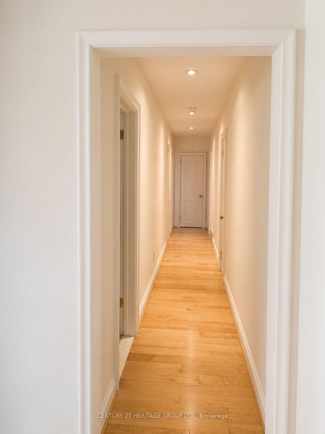 Photo 32 of Unit Main, 17 Hi Mount Drive, North York, Bayview Village — HOMEH