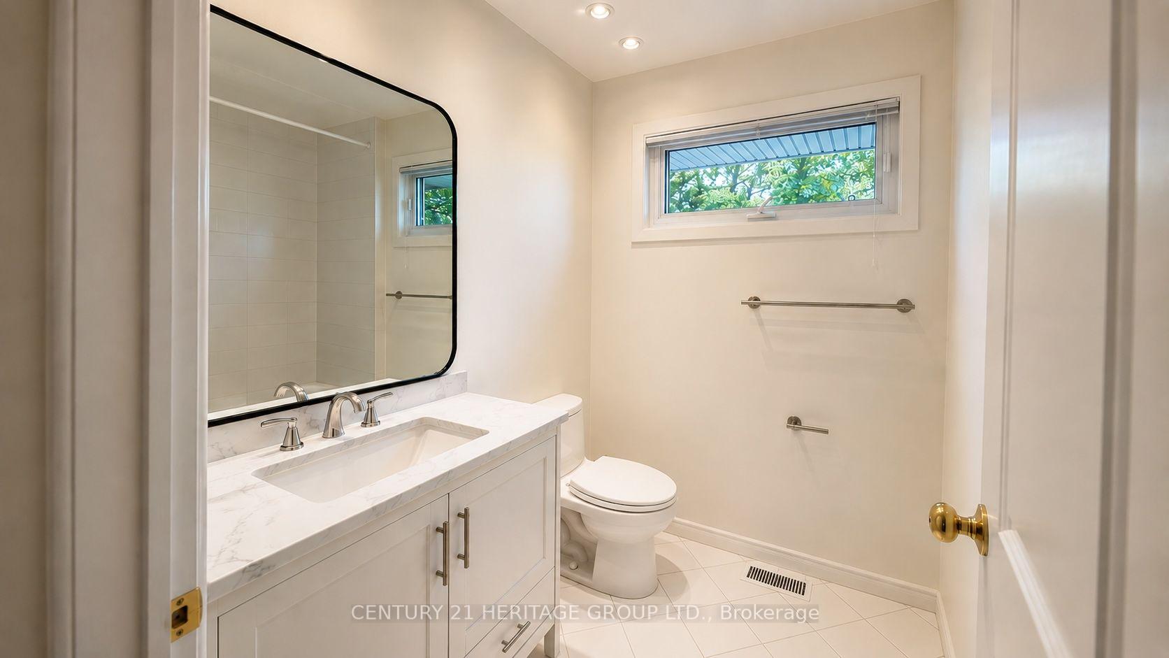 Photo 36 of Unit Main, 17 Hi Mount Drive, North York, Bayview Village — HOMEH