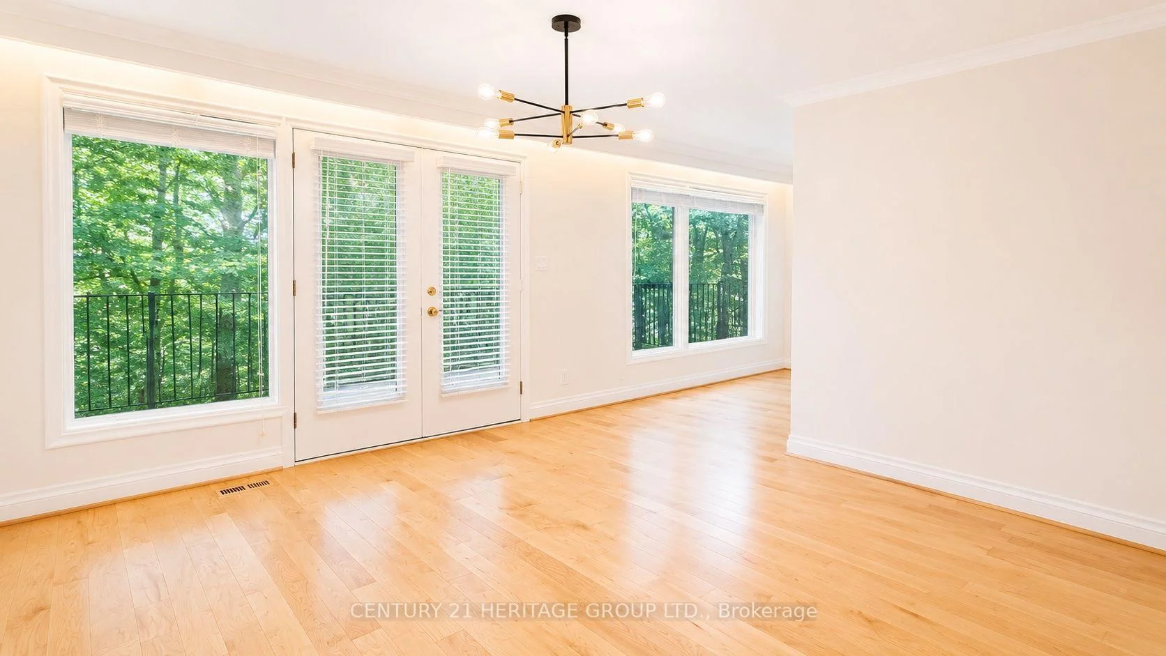 Photo 9 of Unit Main, 17 Hi Mount Drive, North York, Bayview Village — HOMEH