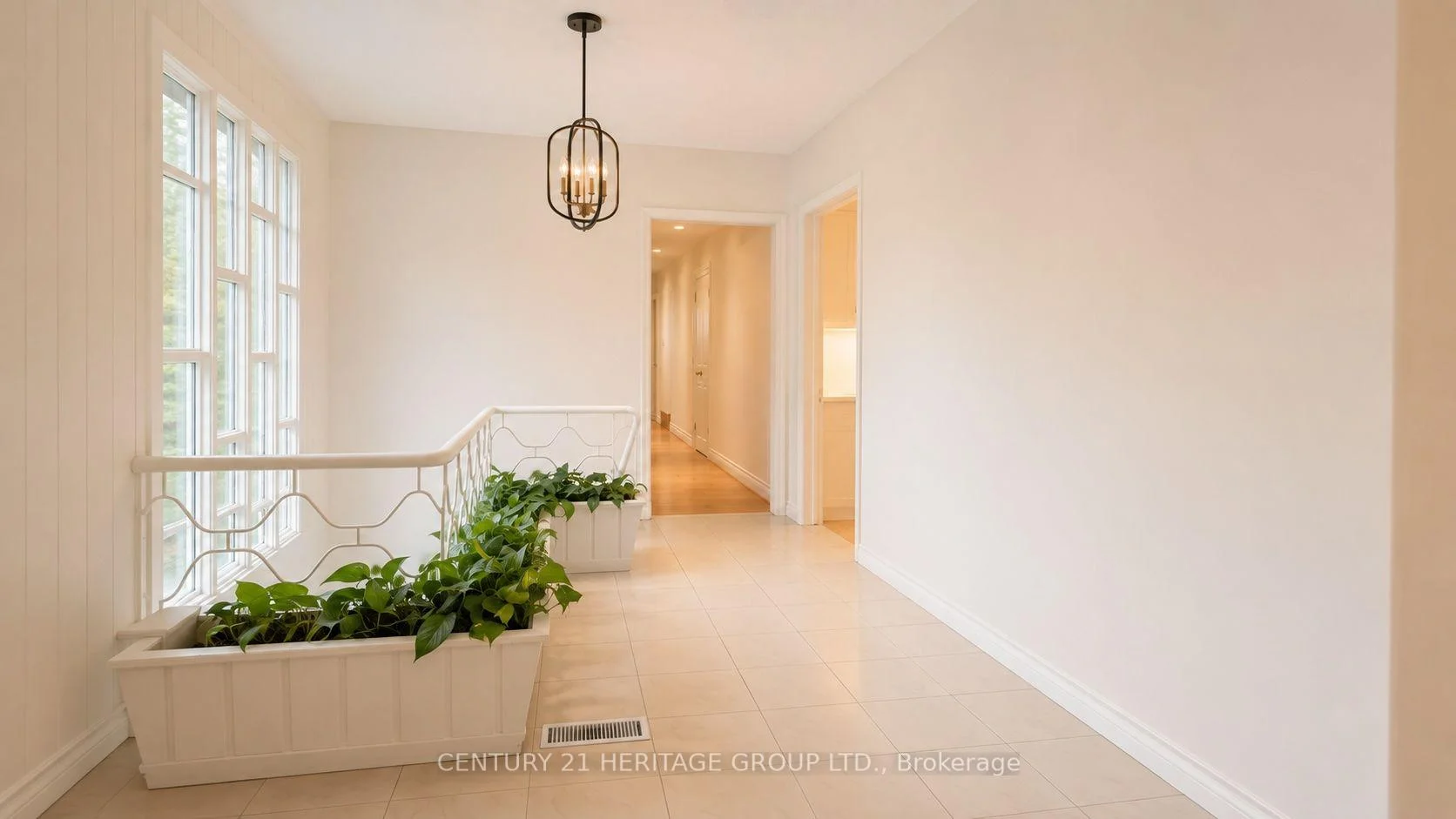 Photo 21 of Unit Main, 17 Hi Mount Drive, North York, Bayview Village — HOMEH