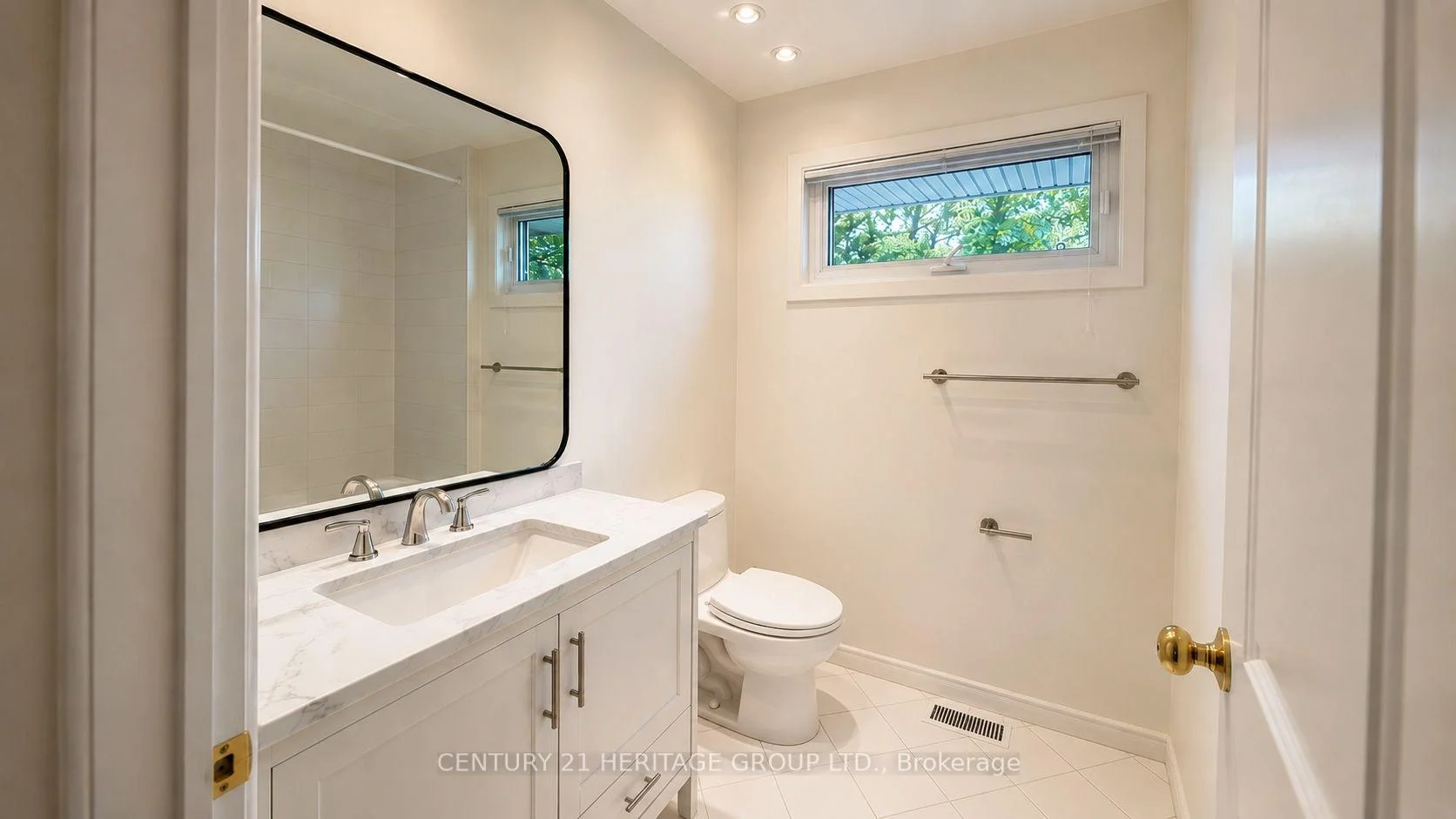 Photo 30 of Unit Main, 17 Hi Mount Drive, North York, Bayview Village — HOMEH
