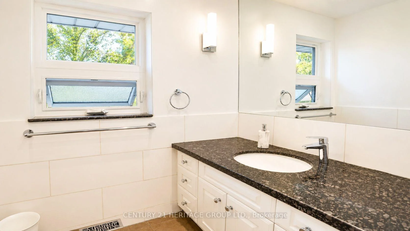 Photo 41 of Unit Main, 17 Hi Mount Drive, North York, Bayview Village — HOMEH