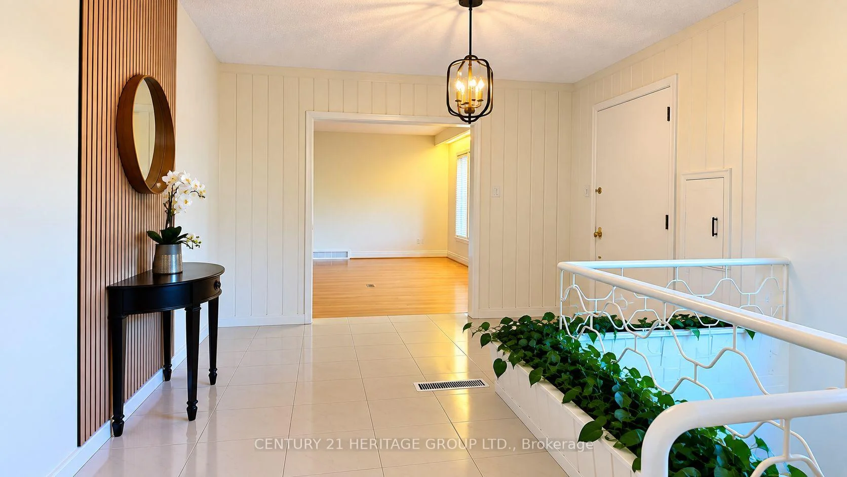 Photo 31 of Unit Main, 17 Hi Mount Drive, North York, Bayview Village — HOMEH