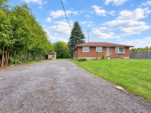 Photo 3 of 1464 Thornton Road, Oshawa, Northwood — HOMEH