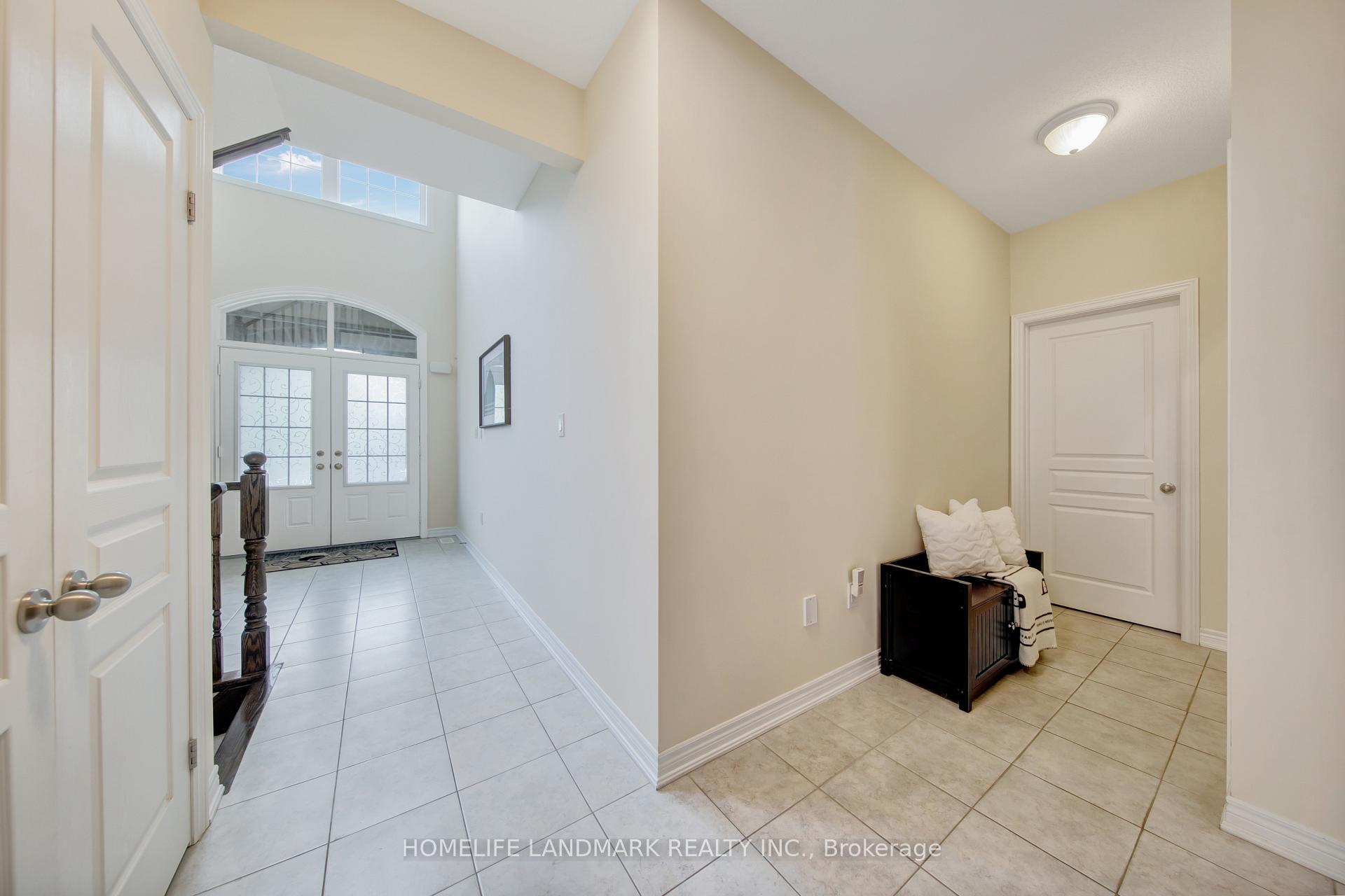 Photo 6 of 68 Grandell Drive, Hamilton, Meadowlands — HOMEH