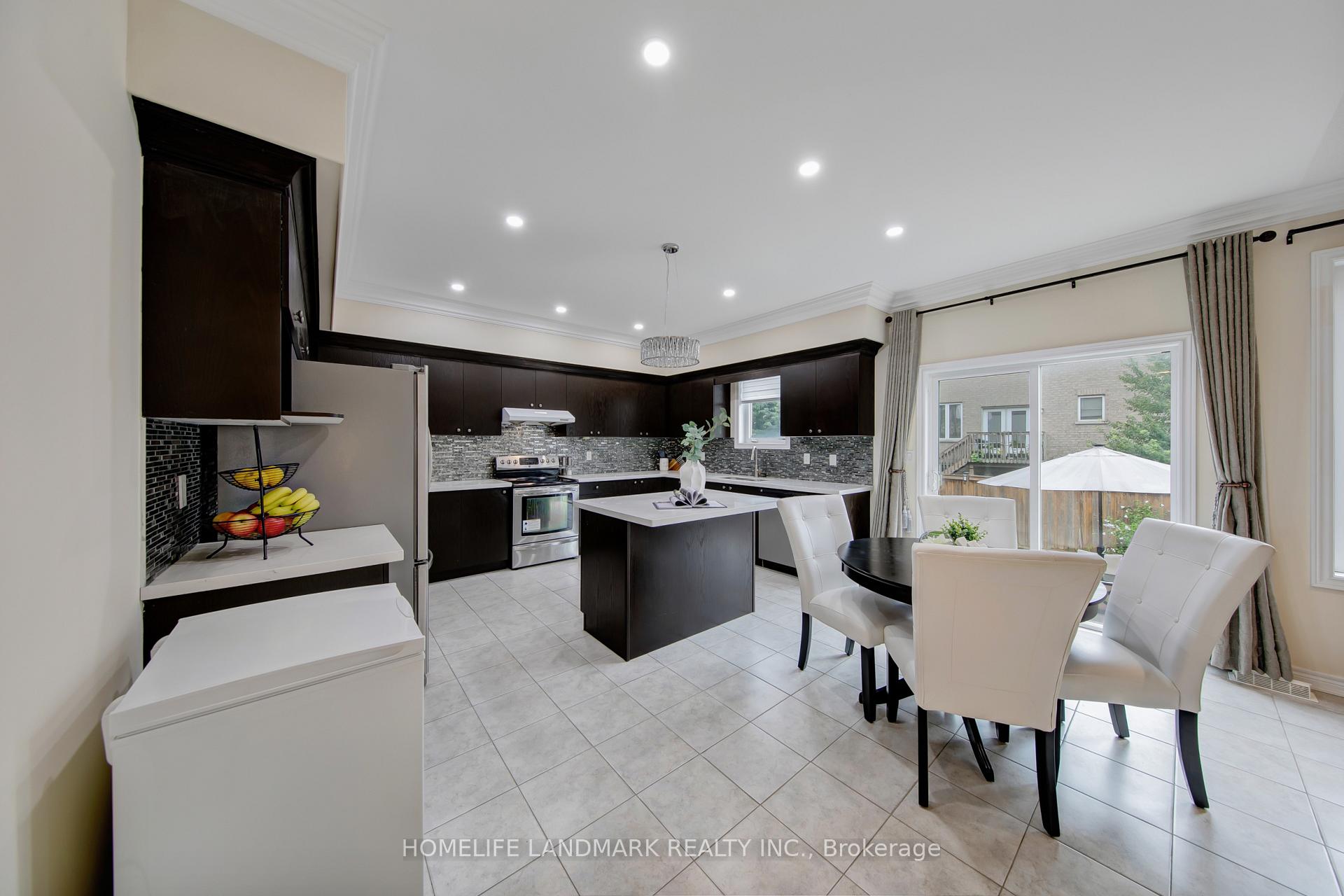 Photo 14 of 68 Grandell Drive, Hamilton, Meadowlands — HOMEH