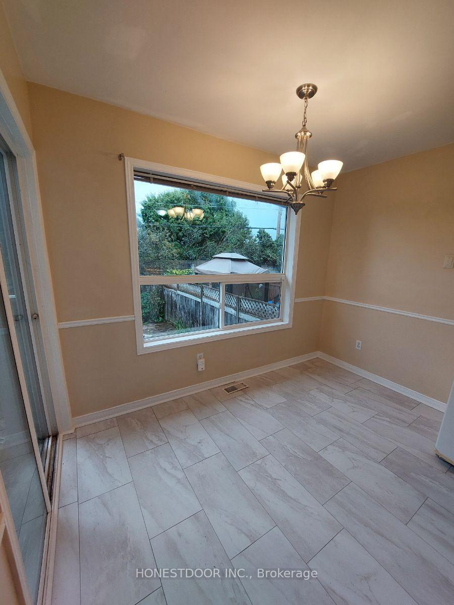 Photo 10 of 49 Mullcraft Crescent, Ottawa, Barrhaven - Longfields — HOMEH