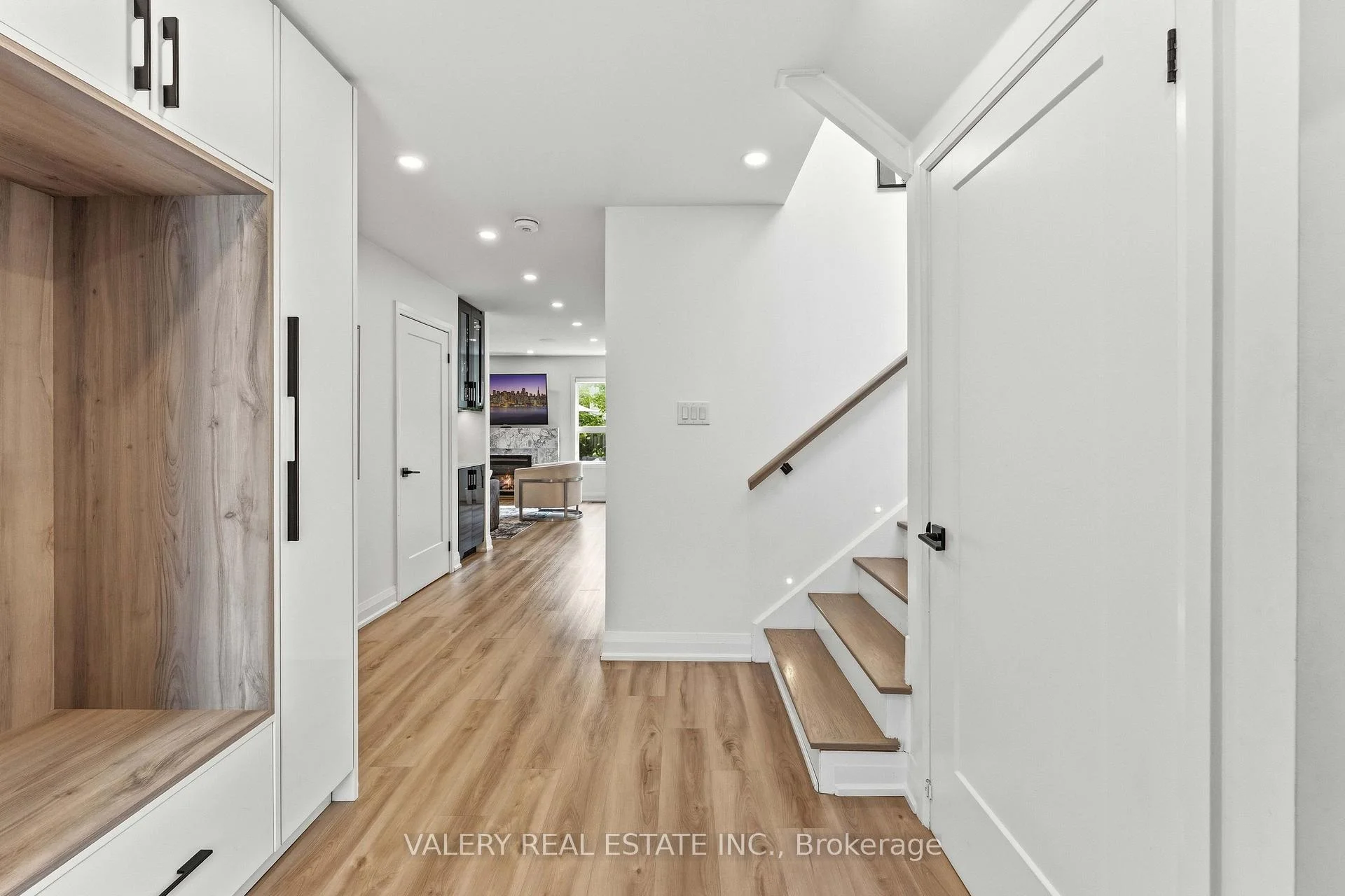 Photo 6 of 9 Vanguard Road, Vaughan, Patterson — HOMEH