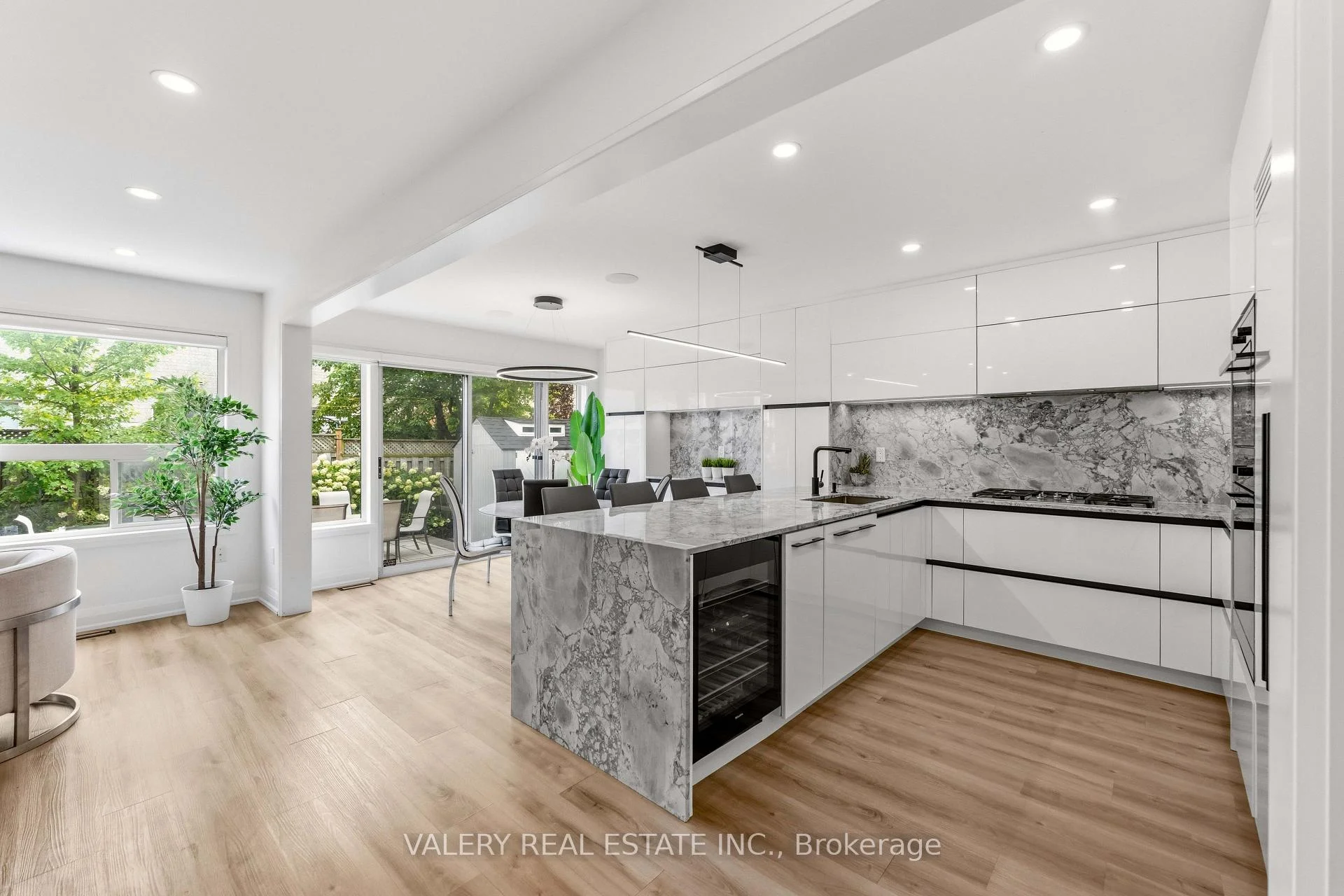 Photo 7 of 9 Vanguard Road, Vaughan, Patterson — HOMEH