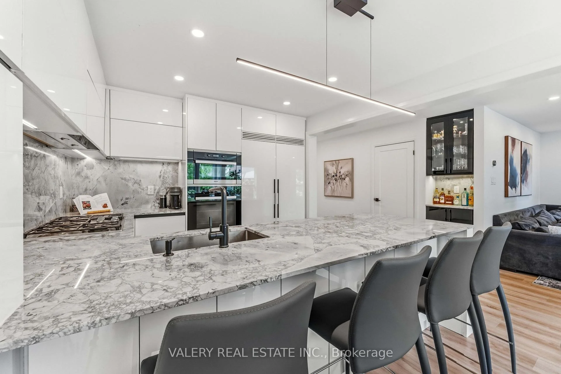 Photo 8 of 9 Vanguard Road, Vaughan, Patterson — HOMEH