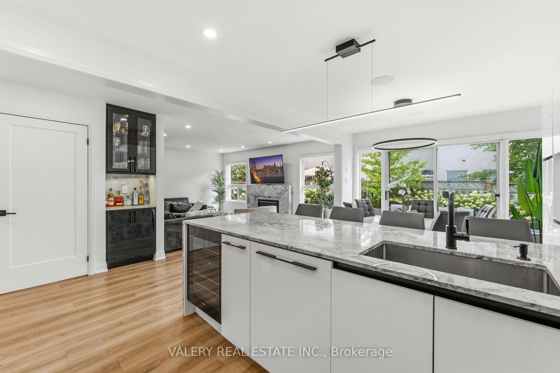 Photo 10 of 9 Vanguard Road, Vaughan, Patterson — HOMEH