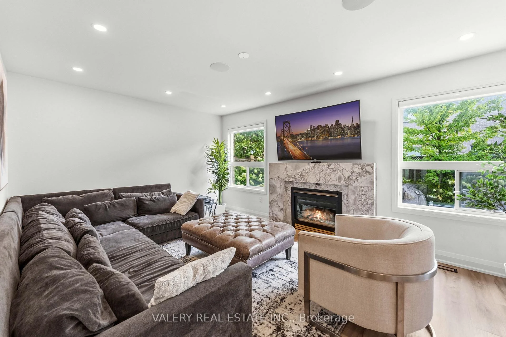 Photo 12 of 9 Vanguard Road, Vaughan, Patterson — HOMEH