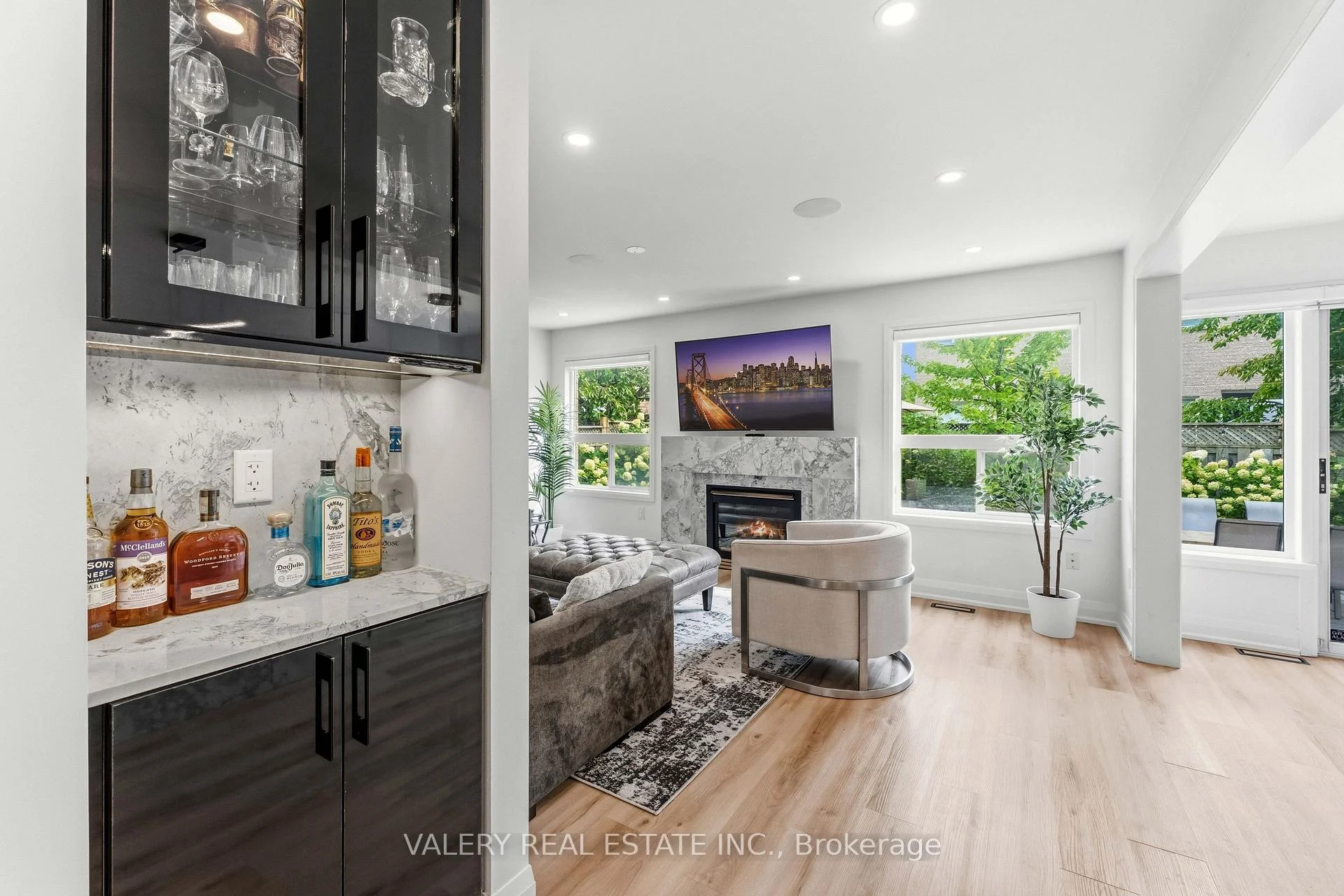 Photo 13 of 9 Vanguard Road, Vaughan, Patterson — HOMEH