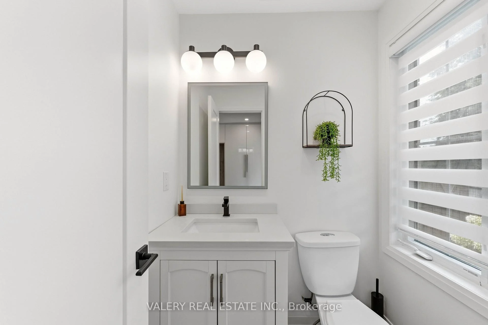 Photo 18 of 9 Vanguard Road, Vaughan, Patterson — HOMEH