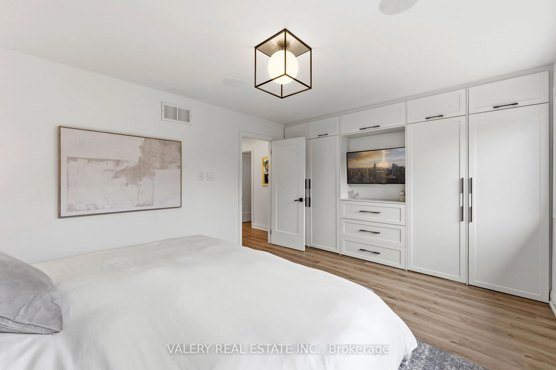 Photo 23 of 9 Vanguard Road, Vaughan, Patterson — HOMEH